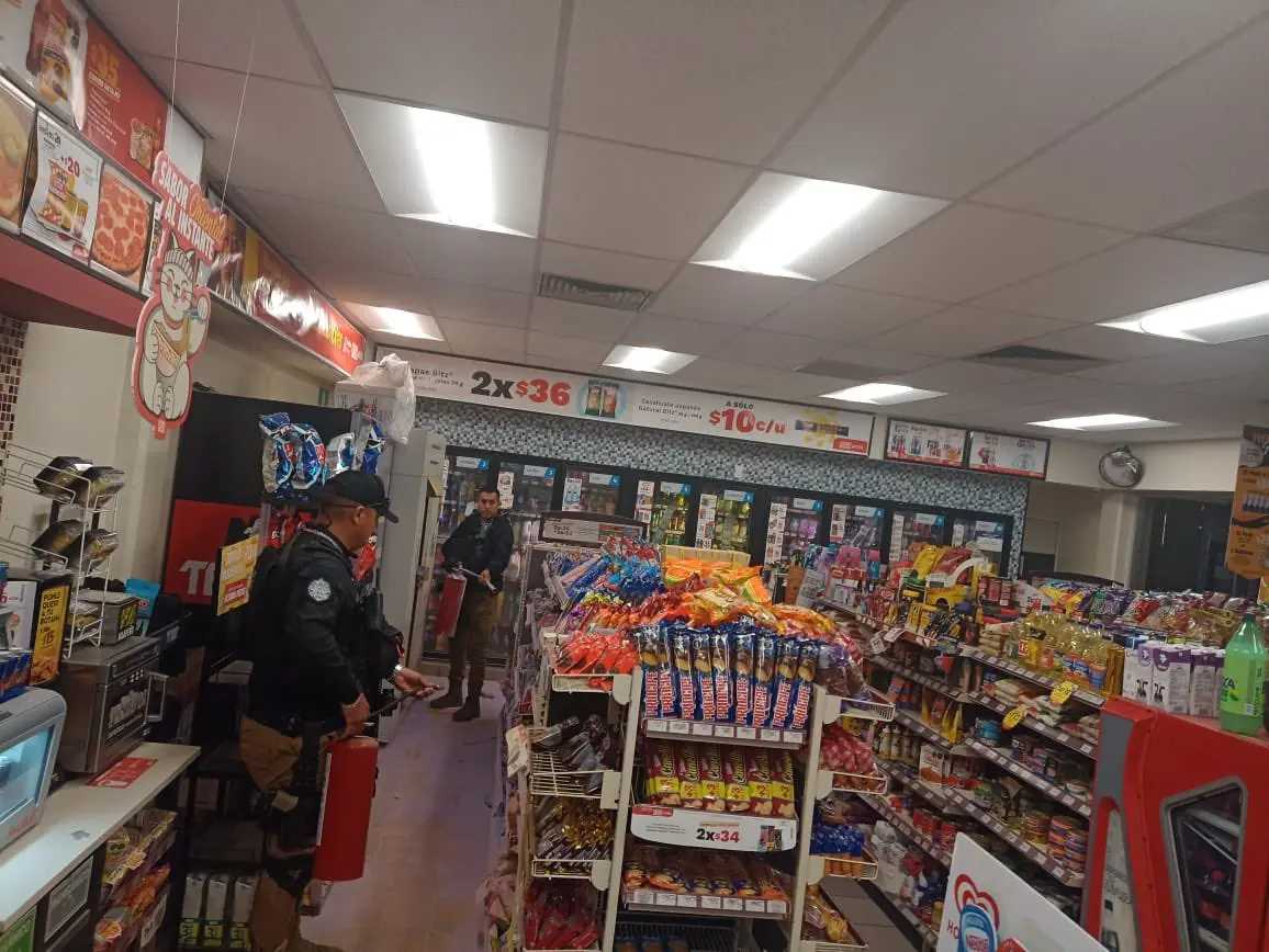 Mujer incendia OXXO porque no pasó su pago de tarjeta Especial