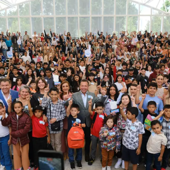 Lemus encabeza entrega de kits para niños con diabetes tipo 1 en Jalisco