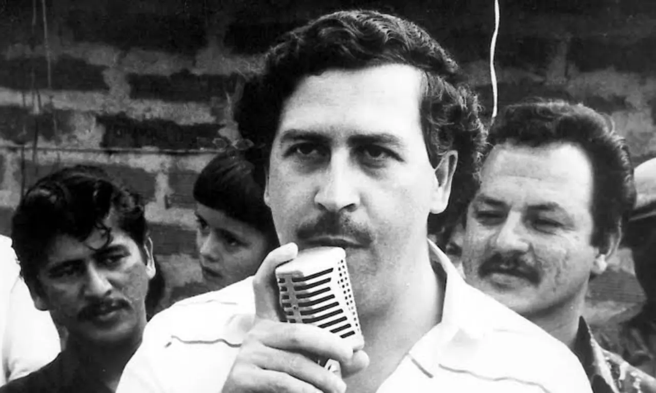  Descubren en Colombia 600 millones de dólares ocultos por Pablo Escobar 