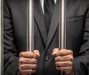 Revelan lista de 11 políticos con presuntos vínculos con el crimen organizado