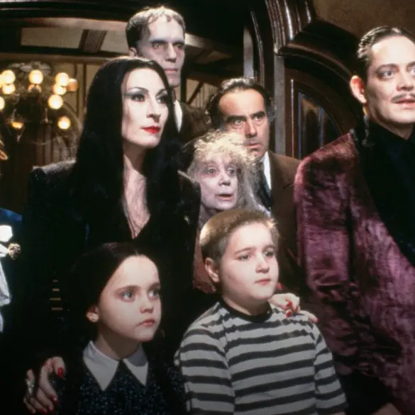Así lucen los protagonistas de Los locos Addams tras 34 años
