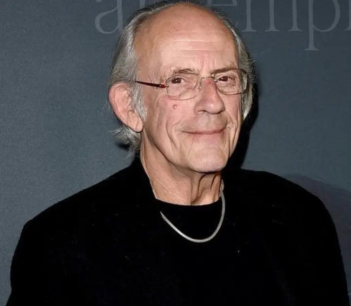 Ahora tiene 86 años, en los últimos años ha trabajado en series como '12 Monos' y 'NAVY'.