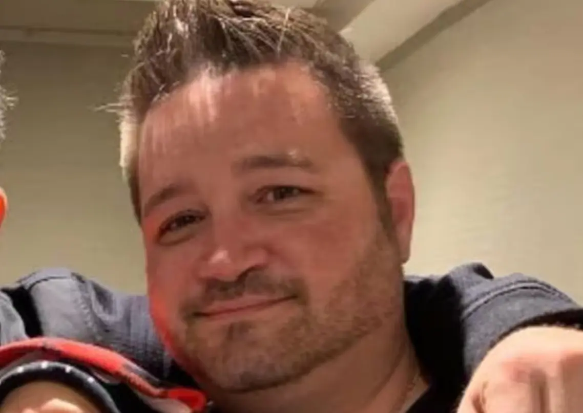 Ahora tiene 44 años y se retiró de la actuación; sin embargo, ha trabajado en la producción de series y películas con el sindicato Teamsters Local 399.