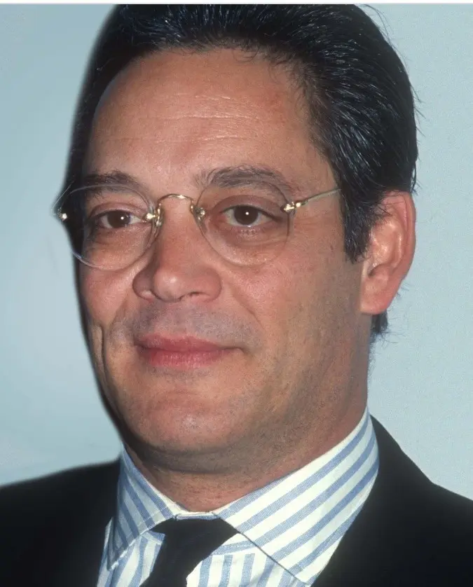 El actor falleció el 9 de marzo de 1994 a los 54 años tras sufrir un derrame cerebral. Unos años antes había sido diagnosticado con cáncer de estómago.