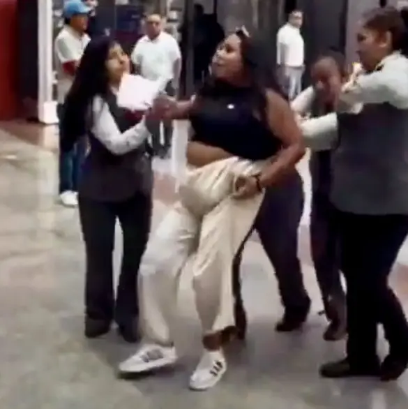 Lady Perfumes: filtran video del intento de robo en Sears Cancún 