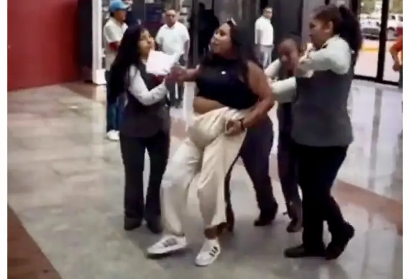 Lady Perfumes: filtran video del intento de robo en Sears Cancún 