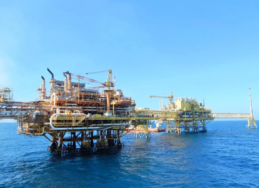 De acuerdo con Pemex, alrededor de las 22:00 horas se notificó la presencia de personas ajenas a la instalación. Facebook Pemex.