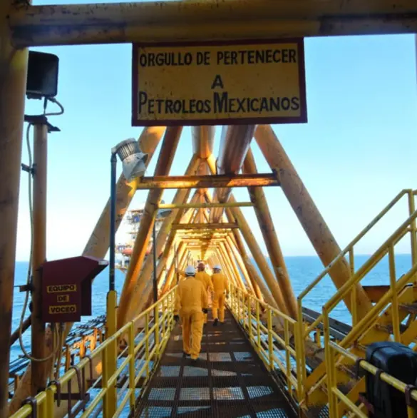 Pemex denuncia robo de equipo en plataforma petrolera de Campeche; asalto provocó crisis nerviosas