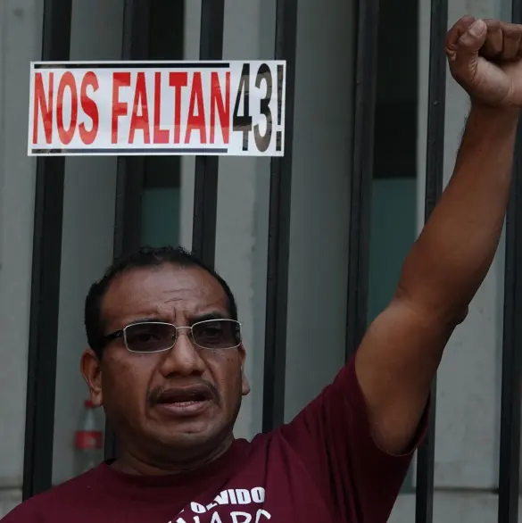 Con profundo pesar: Vidulfo Rosales deja a los padres de los 43; se va con Hugo Aguilar a la SCJN