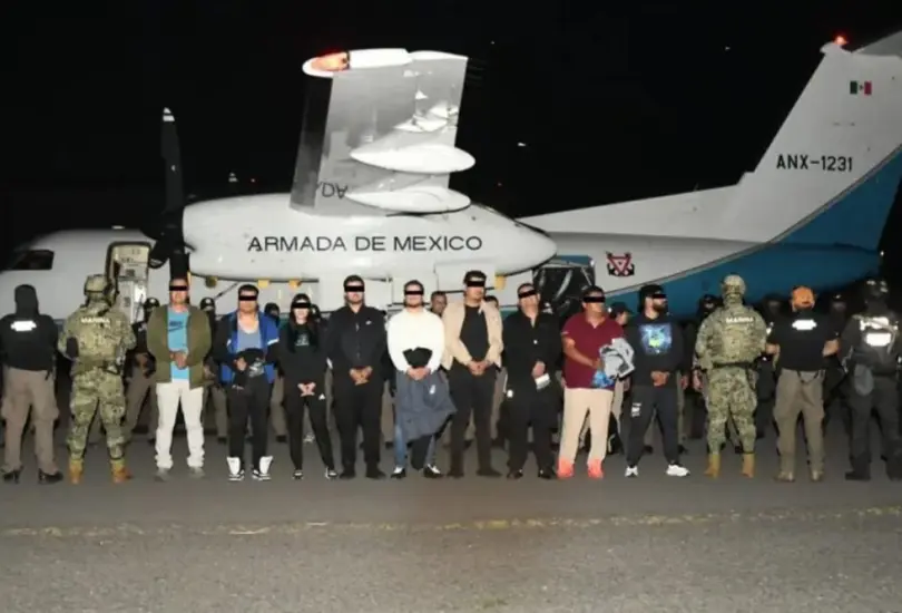 Marina y FGR desarticulan red de tráfico de armas del CJNG. Marina y FGR desarticulan red de tráfico de armas del CJNG.