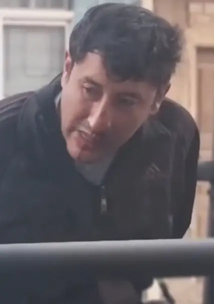 Hombre golpea conductora de televisión Especial