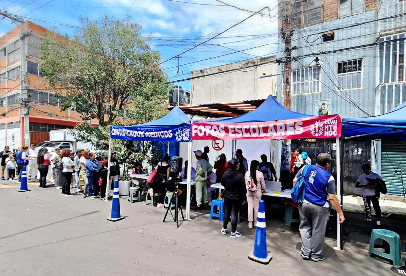Decenas de niños pudieron acceder a fotos y cortes de cabello.