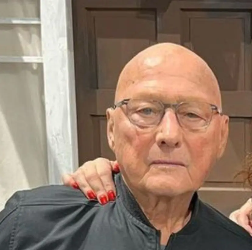 Hoy en día tiene 94 años. En tiempos recientes ha tenido apariciones en cintas como 'Back in Time' y 'Phil Spector'.