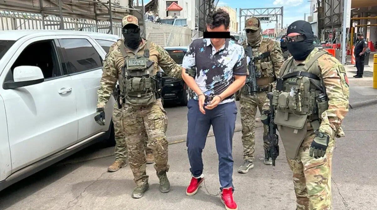 Julio César Chávez Jr. fue entregado a las autoridades mexicanas. Especial.