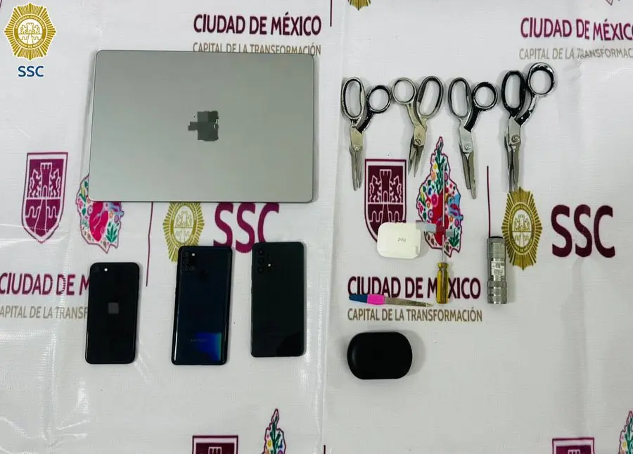Las pertenencias de Erika Buenfil. SSC.
