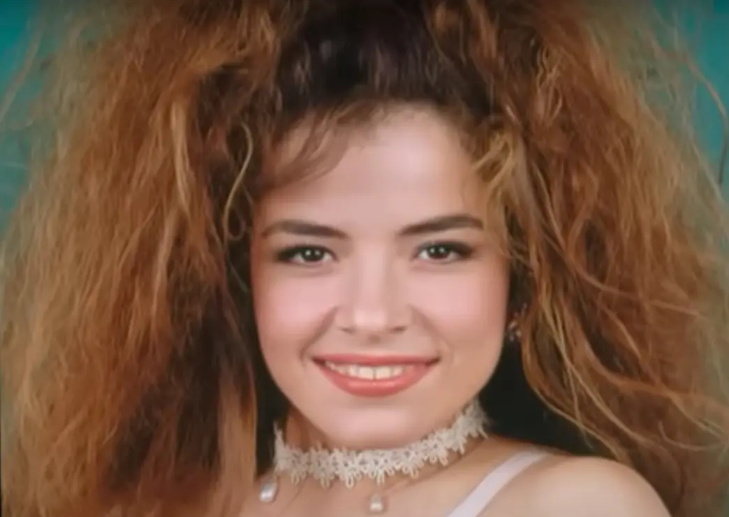 Gracias a la fama alcanzada en la música, protagonizó las películas "Pelo suelto", "Zapatos viejos" y "Una papa sin catsup".