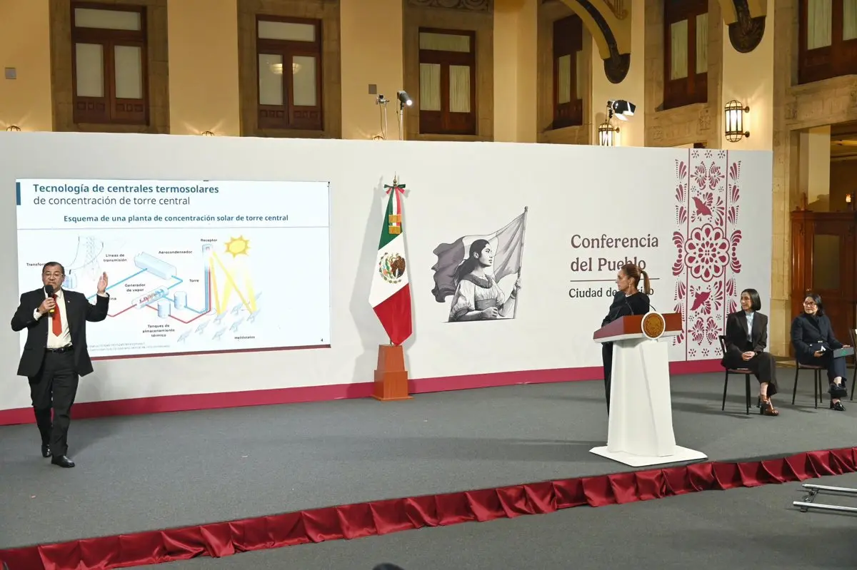 Sener anuncia construcción de dos centrales termosolares Especial