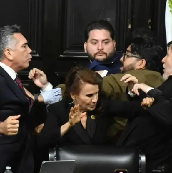 Difunden nuevo video de la pelea entre Noroña y Alito Moreno en el Senado 