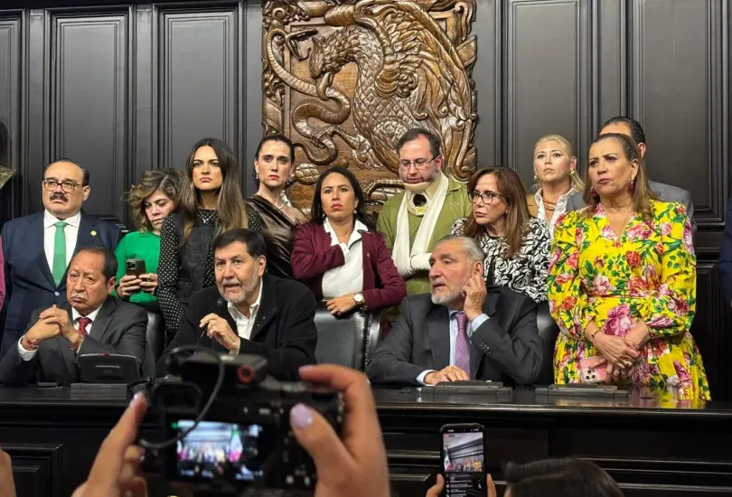 Emiliano González, asesor de Noroña aparece con collarín tras agresión de Alito Moreno Emiliano González, asesor de Noroña aparece con collarín tras agresión de Alito Moreno