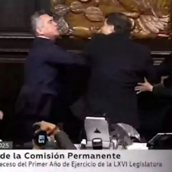 Fernández Noroña y Alito Moreno protagonizan pelea en el Senado