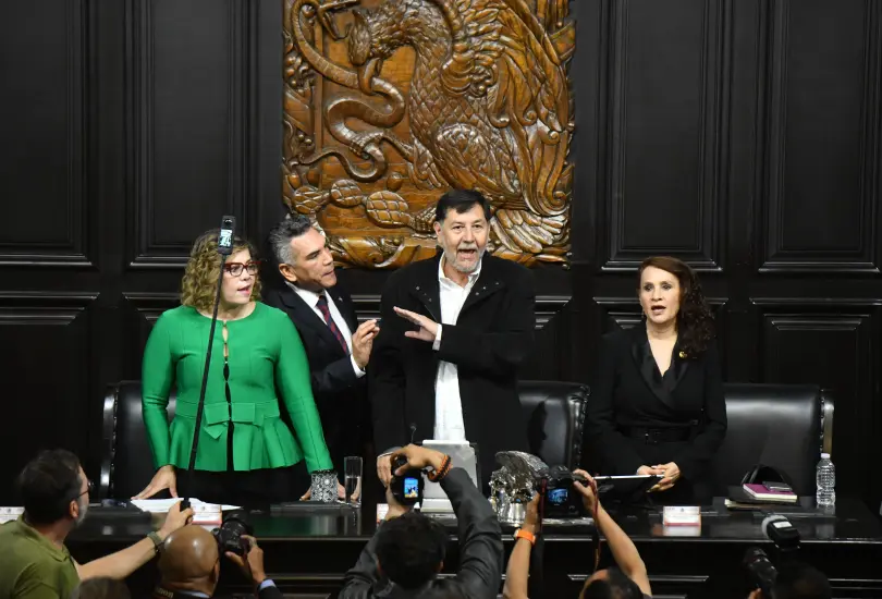 El momento exacto de la pelea entre Noroña y Alito. El momento exacto de la pelea entre Noroña y Alito.
