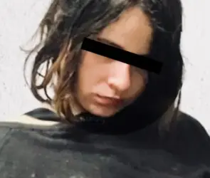 Desaparece Karla Fernanda, joven con esquizofrenia que habría matado a su madre; al parecer se fue con un exreo
