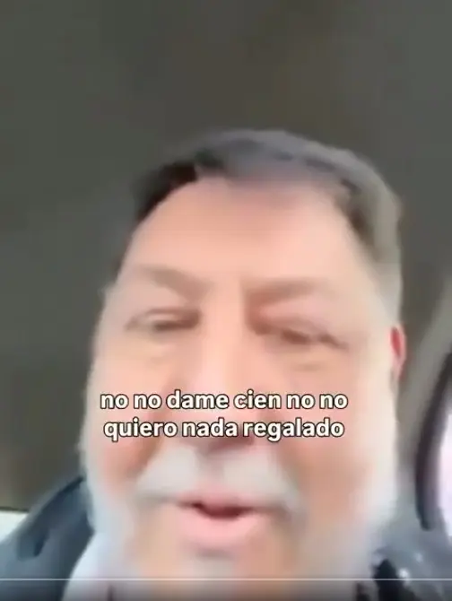 El lesgislador incluso subió el video a sus redes para denunciar el supuesto robo. Captura de pantalla.