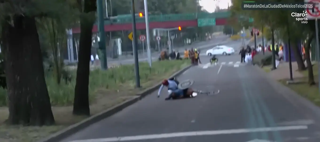  Maratonistas de la CDMX caen en bache. 
