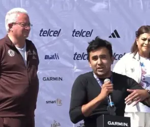 Frente a Brugada, segundo lugar en silla de ruedas del Maratón denuncia baches que ocasionaron accidentes en la carrera