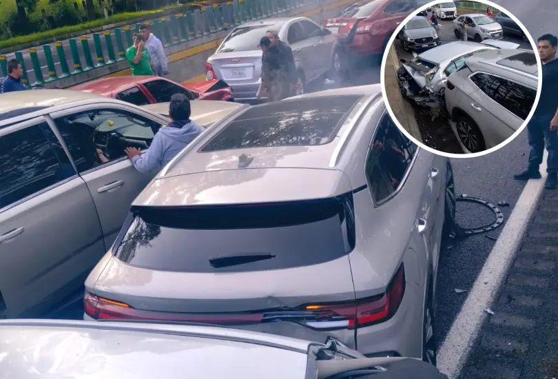 Así quedaron los autos de la carambla de la México - Cuernavaca. Así quedaron los autos de la carambla de la México - Cuernavaca.