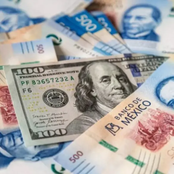 Peso inicia semana con ligera recuperación frente al dólar