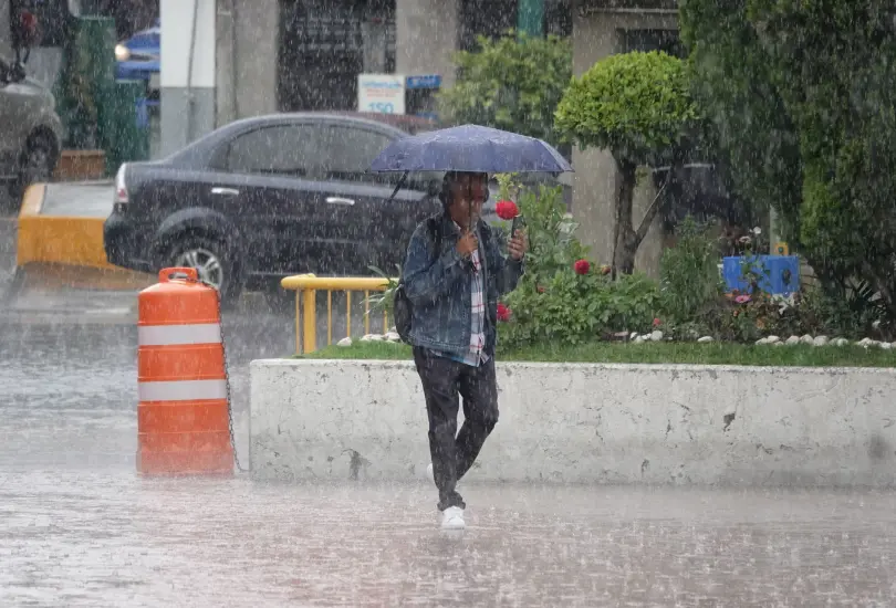Caos vial y retrasos en el Metro: fuertes lluvias golpean a la CDMX Caos vial y retrasos en el Metro: fuertes lluvias golpean a la CDMX