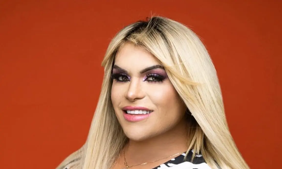 A lo largo de su vida se ha realizado varias cirugías estéticas, entre ellas: rinoplastia, varias liposucciones, implantes de pecho y remodelación de mandíbula y mentón.