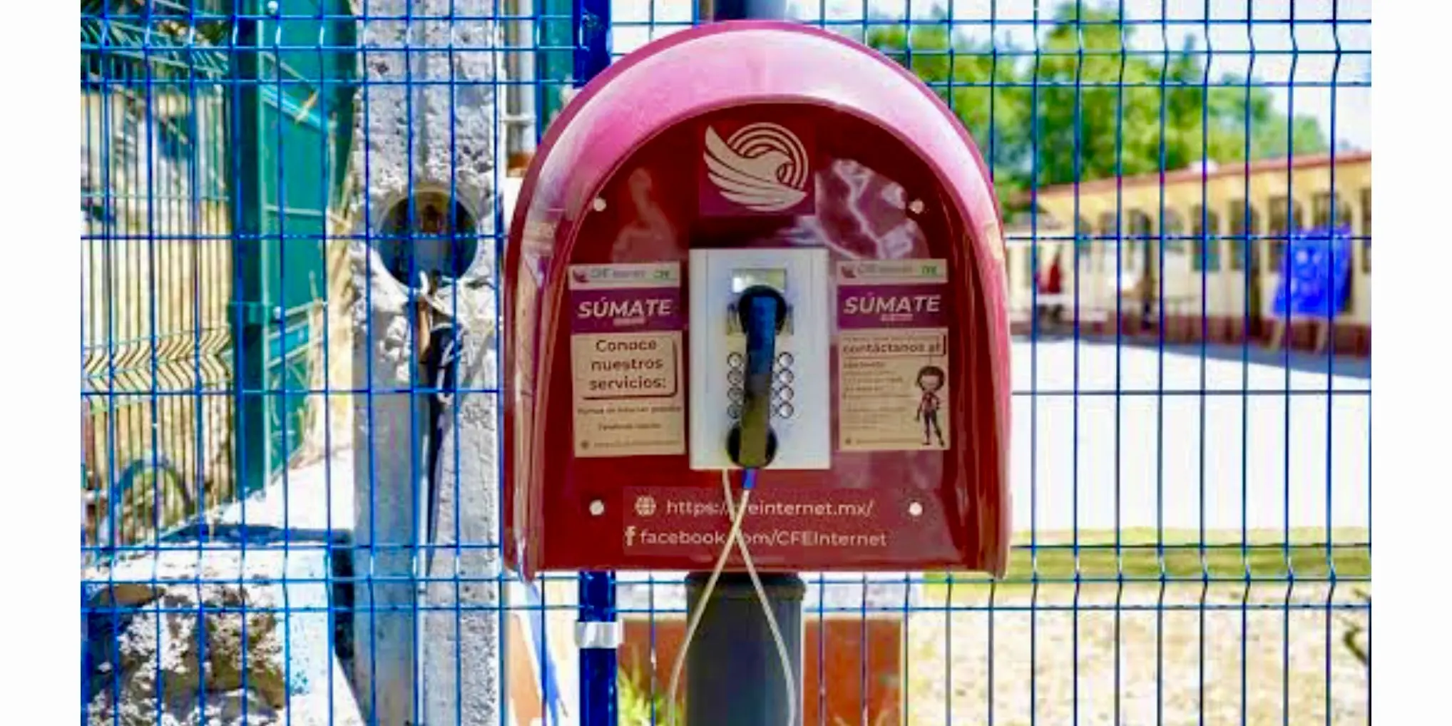 Cabina telefónica de CFE Cortesía