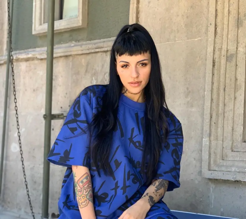 En México, Cazzu comenzó a cobrar relevancia por su relación con Christian Nodal, el padre de su hija.<br>