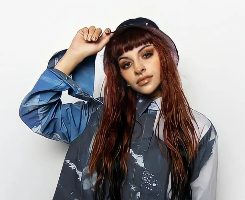 Tras su tormentosa separación, Cazzu ha recibido múltiples muestras de apoyo por parte del público mexicano.<br>