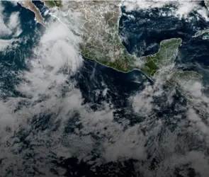 Huracán Lorena, frente frío y monzón afectarán 23 estados