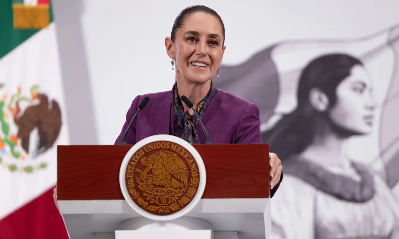  Sheinbaum supera a AMLO en seguridad y programas sociales en su primer informe 