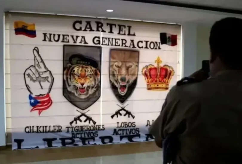Los Choneros y Los Lobos replican en Ecuador la rivalidad de los cárteles mexicanos. Los Choneros y Los Lobos replican en Ecuador la rivalidad de los cárteles mexicanos.