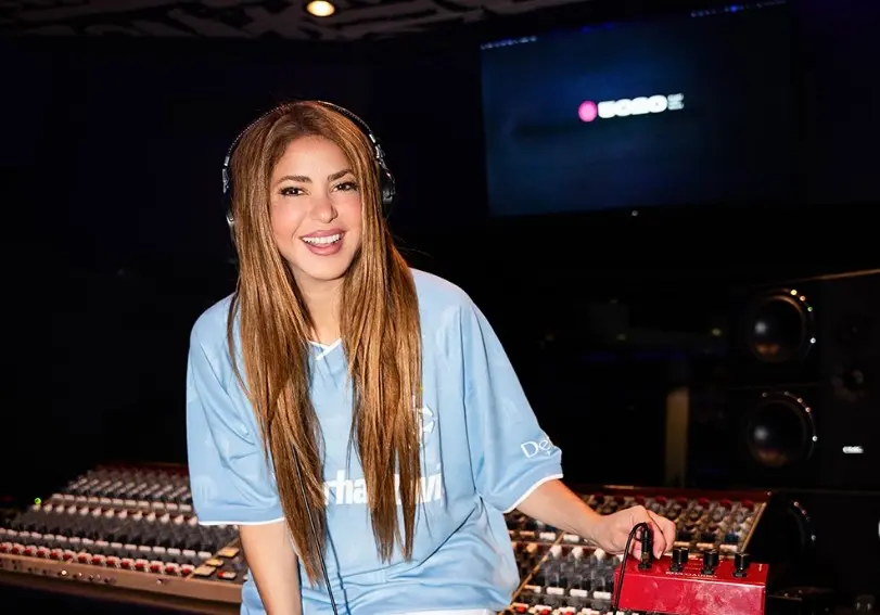 A lo largo de su carrera, la cantante colombiana ha experimentado varios cambios drásticos de look.