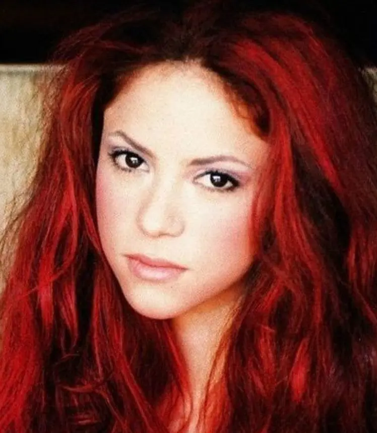 Su look pelirrojo en 1998 se convirtió en uno de los más emblemáticos de esa década.