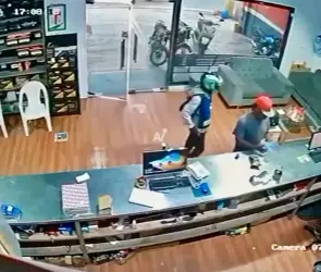 Sicario balea a comerciante en tienda; vecinos y perro lo detienen | VIDEO