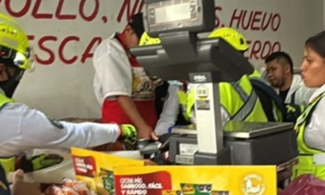  Desde el año 2017, el número 911 funciona como servicio unificado de emergencias en la Ciudad de México. 