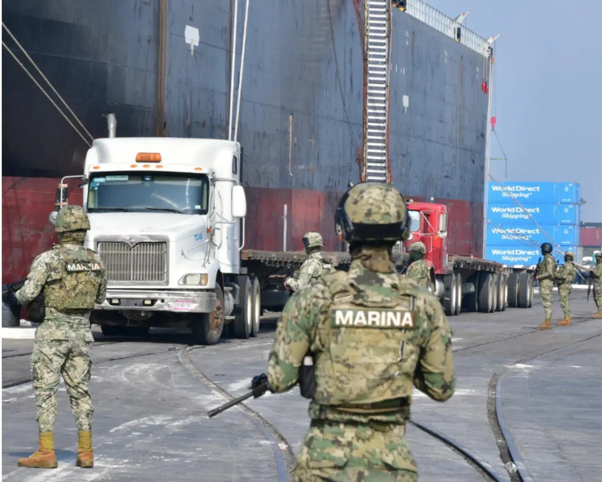 El golpe contra esta red de huachicol fiscal se consolidó en septiembre con un operativo simultáneo en Ciudad de México, Tamaulipas, Veracruz y Nuevo León. Semar.