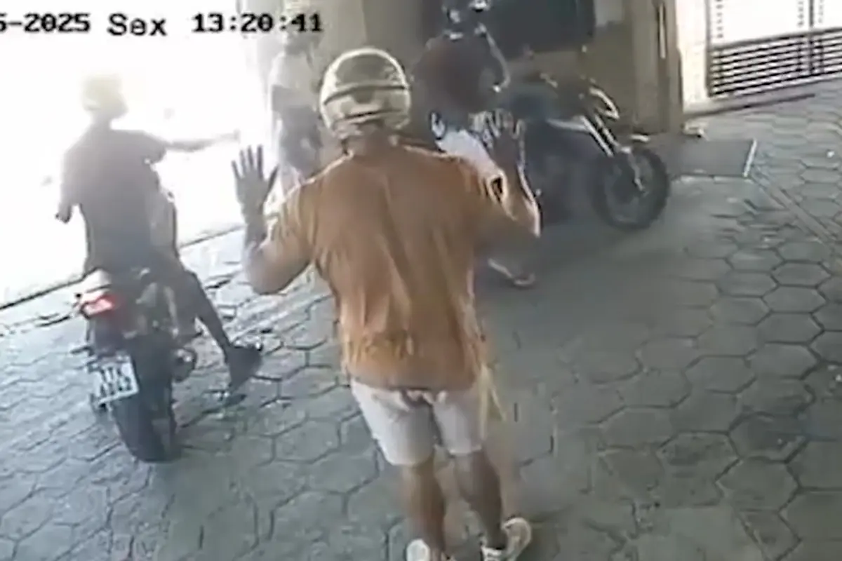  Pareja llega a motel y los asaltan antes de entrar al cuarto 