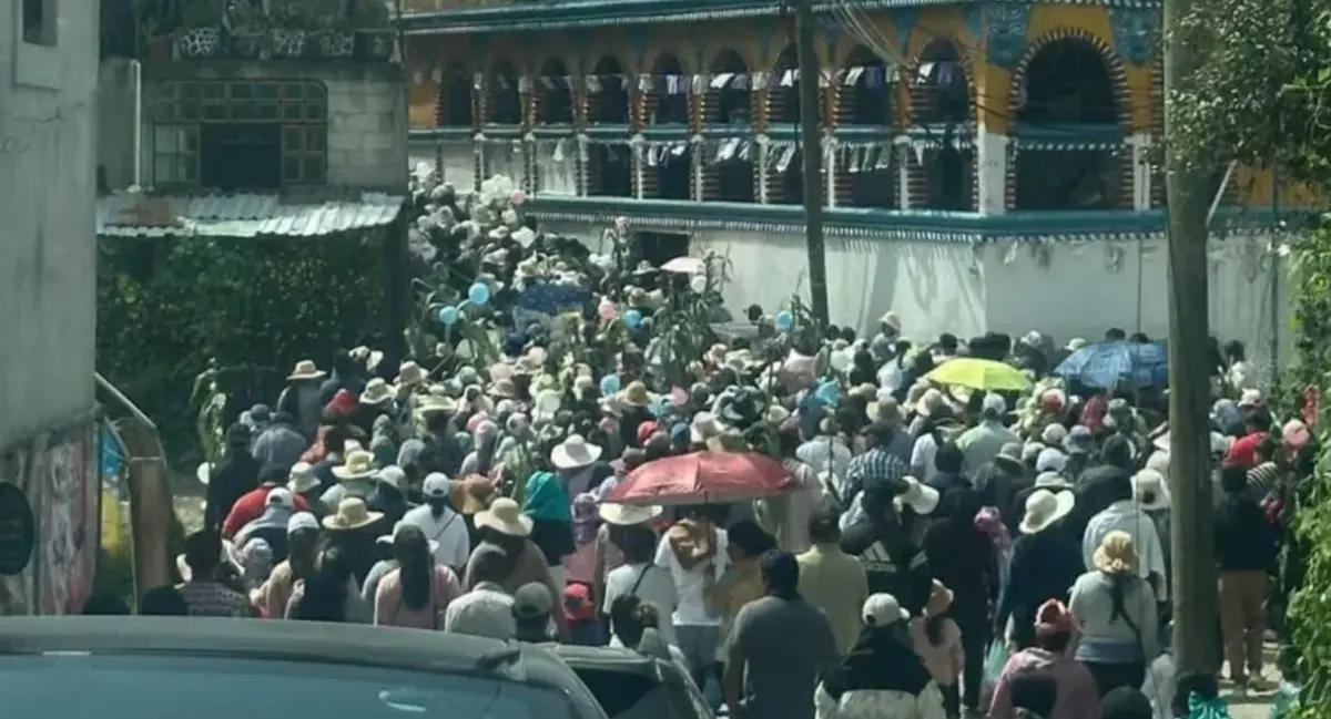 Durante el homenaje, los pobladores recordaron a los menores como niños activos en la vida comunitaria, X.