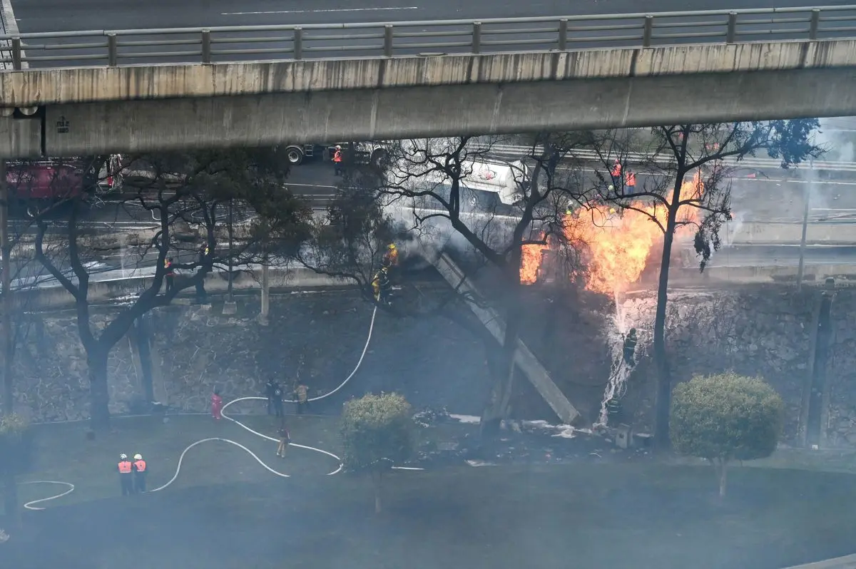 La pipa en Iztapalapa quedó calcinada. Cuartoscuro.