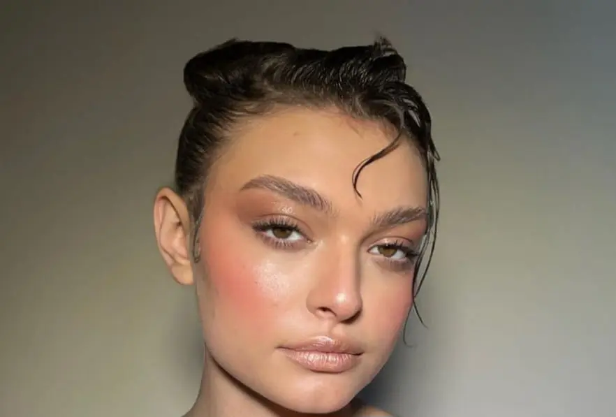 Actualmente tiene 21 años de edad.