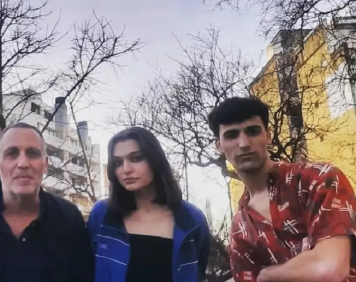 También ha realizado algunos trabajos como modelo de fotografía.<br>