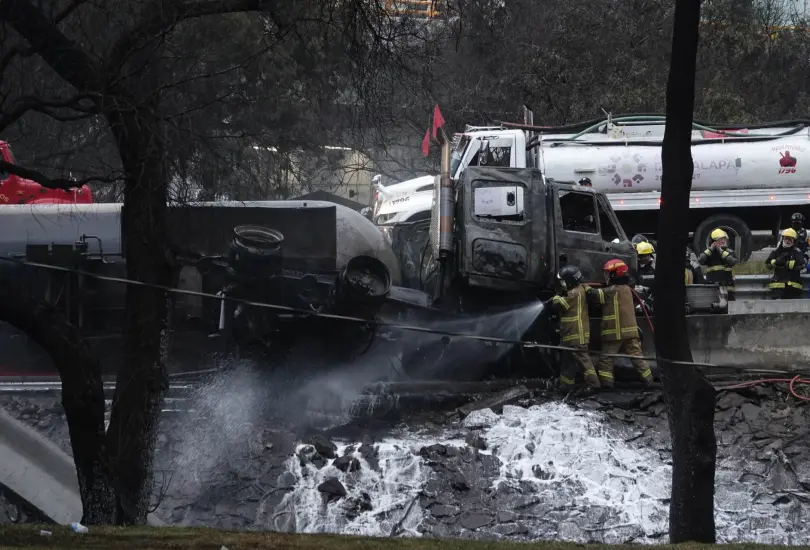 Abril Castañeda y su novio en estado crítico tras explosión de pipa